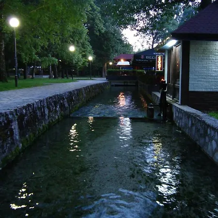 Park 3* ليفنو